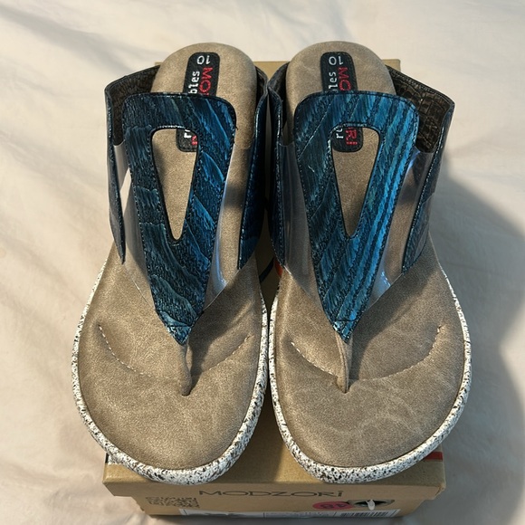 Modzori Grazia Silver/Blue Reversible Low Wedge Thong Sandals 10 NWT #221104 - Picture 11 of 11